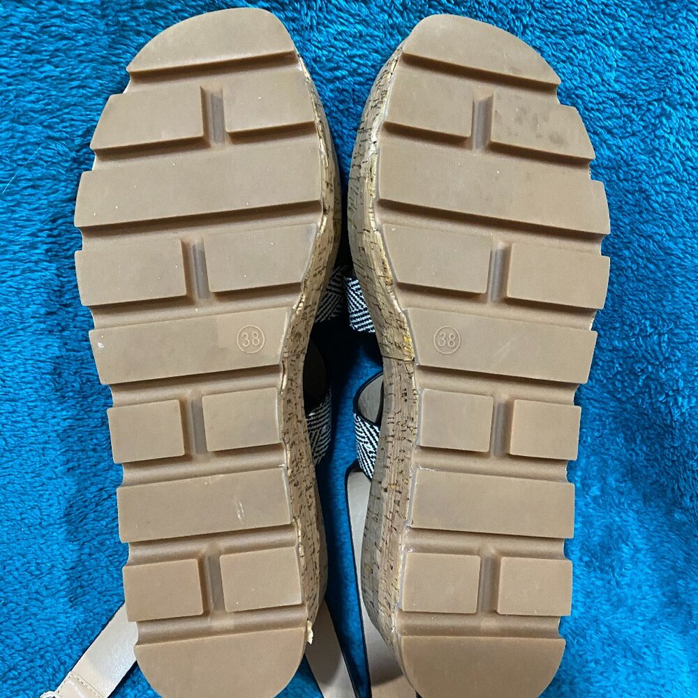 MATA WOMEN'S PLATFORM WEDGE‎ SANDALS Size 7.5 - Picture 6 of 6